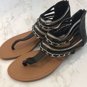 👣 Ardene Gladiator Chain Sandal Flats Sz 10 Like New!
